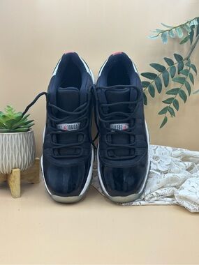 Air Jordan 11 Retro Low Infrared 23 GS Youth 7Y Women’s 8.5